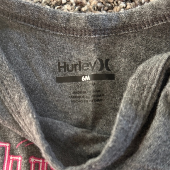 Hurley Graphic Bodysuit and Black Pants Set Baby Boy Size 3-6 months - Picture 2 of 3